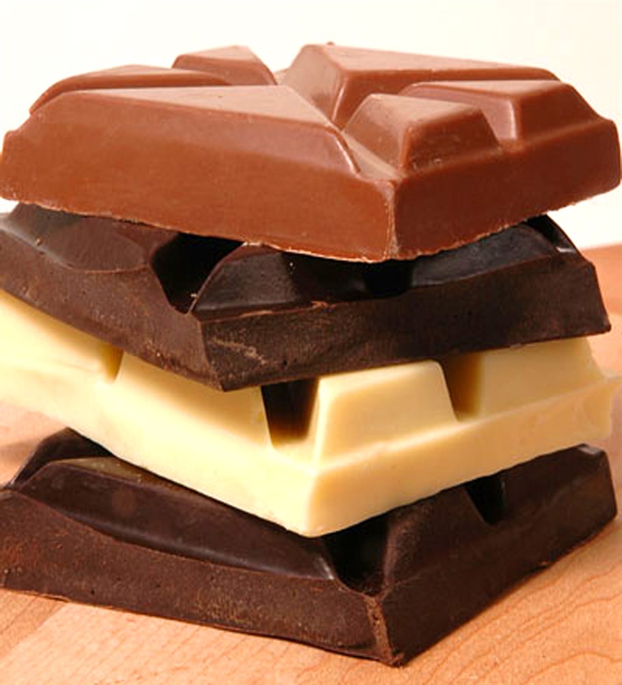 Шоколад без добавок. Шоколад белый молочный Горький. Шоколад белый молочный темный Горький. Шоколадная плитка. Черный шоколад.